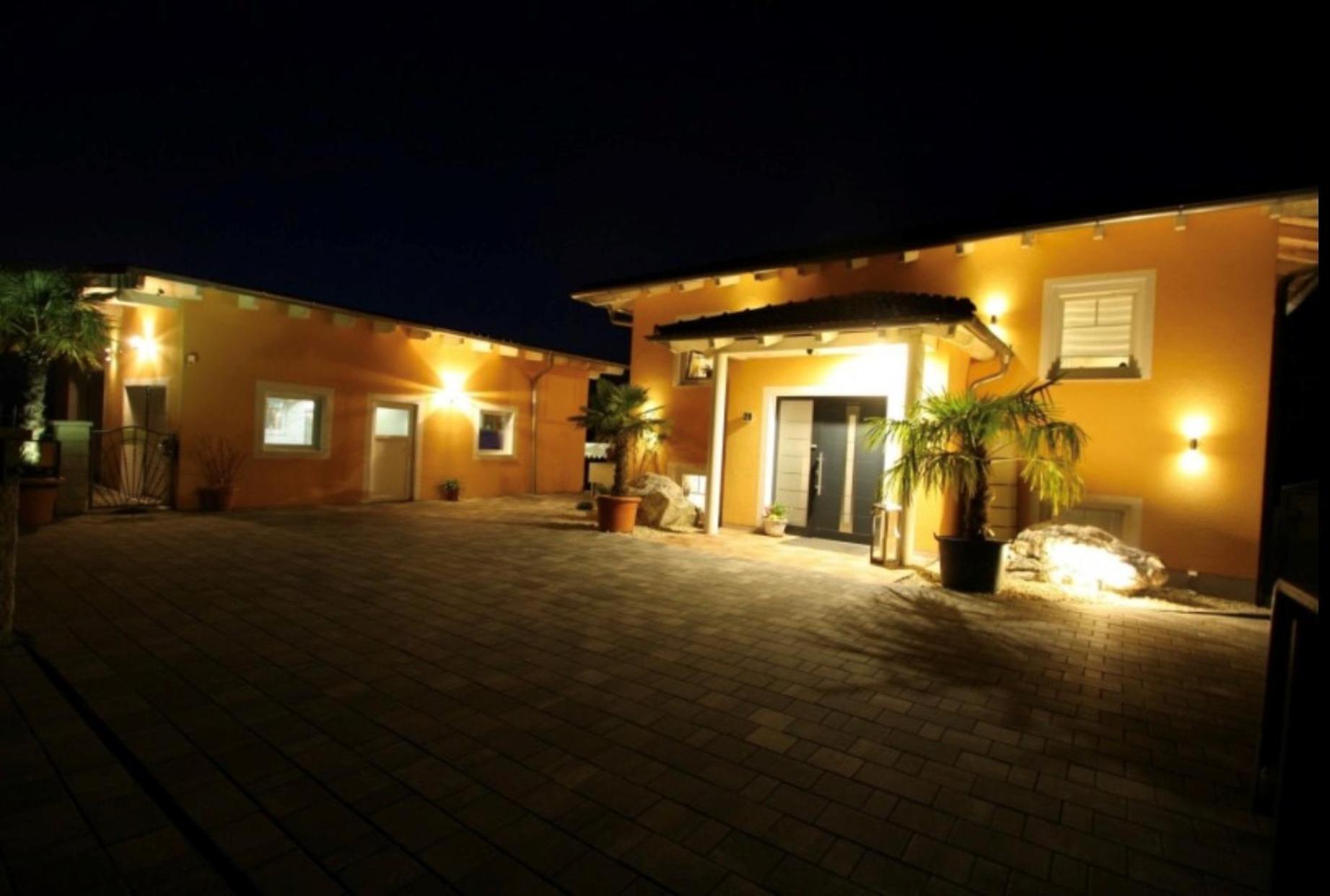 5 Sterne Centurion Ferienhaus Villa 2 Pools 86 Zoll Tv Aldersbach Exterior photo