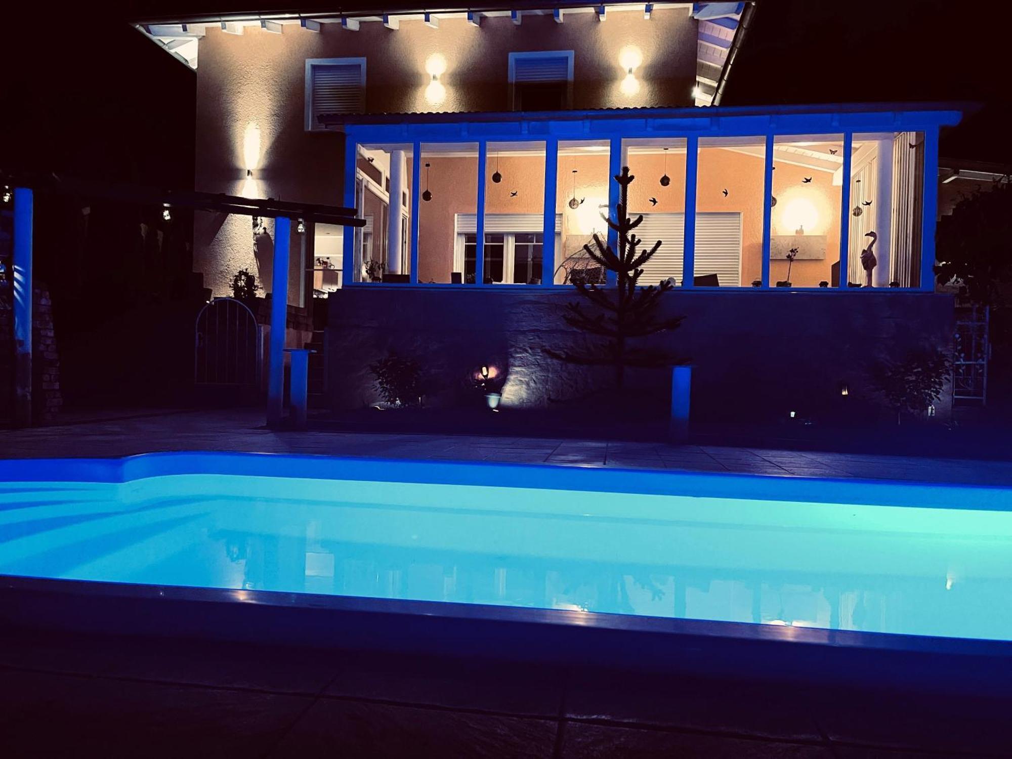 5 Sterne Centurion Ferienhaus Villa 2 Pools 86 Zoll Tv Aldersbach Exterior photo